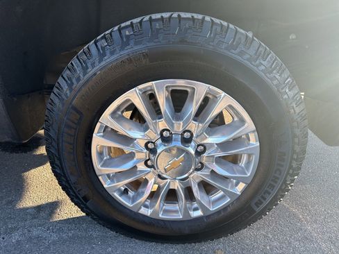 Used 2022 Chevrolet Silverado 3500 High Country image 10