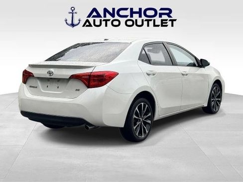Used 2017 Toyota Corolla SE w/ SE Premium Package FWD image 8