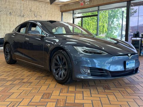 Used 2020 Tesla Model S Long Range Plus AWD/4WD image 10