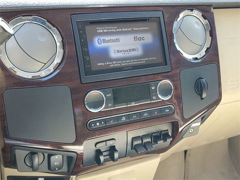 Used 2010 Ford F250 Lariat image 22