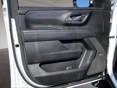 Used 2024 GMC Yukon SLT RWD image 19