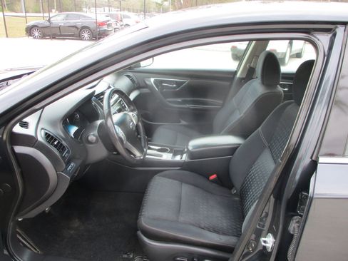 Used 2017 Nissan Altima 2.5 SV image 17
