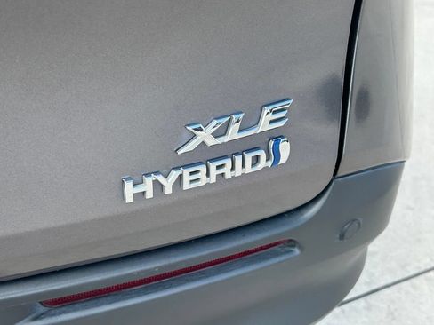 Certified 2023 Toyota Sienna XLE w/ XLE Plus Package FWD image 13