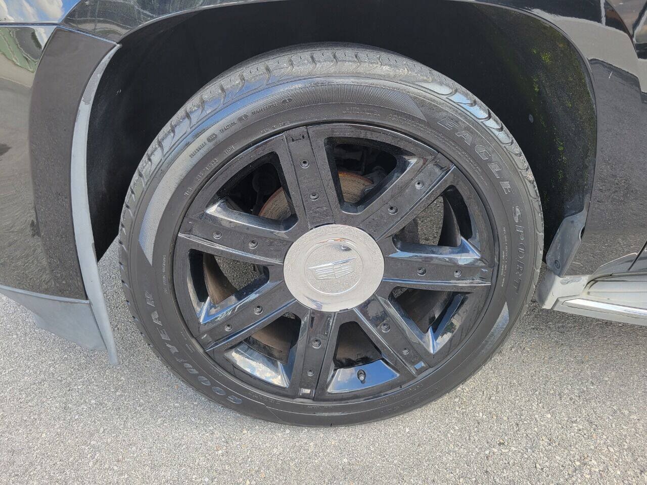 Used 2015 Cadillac Escalade Luxury RWD image 16