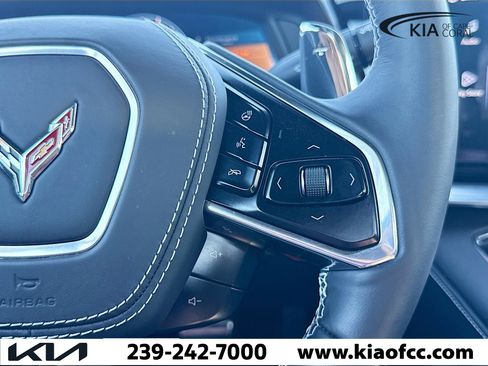 Used 2025 Chevrolet Corvette Stingray Preferred Conv w/ 2LT image 31