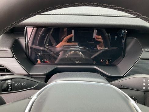 New 2025 GMC Acadia Elevation image 7