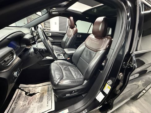 Used 2020 Ford Explorer Platinum image 12