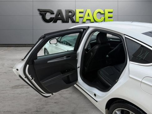 Used 2016 Ford Fusion Titanium FWD image 18