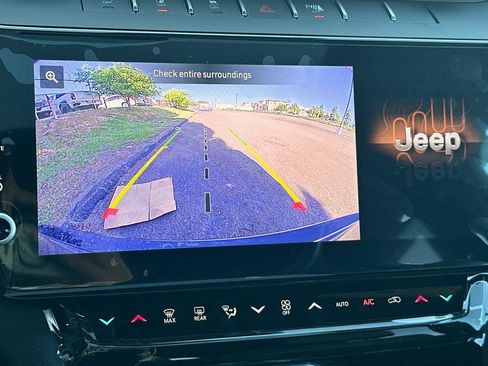 New 2026 Jeep Grand Cherokee Altitude image 17