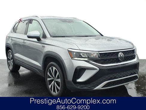 Certified 2023 Volkswagen Taos SE image 1