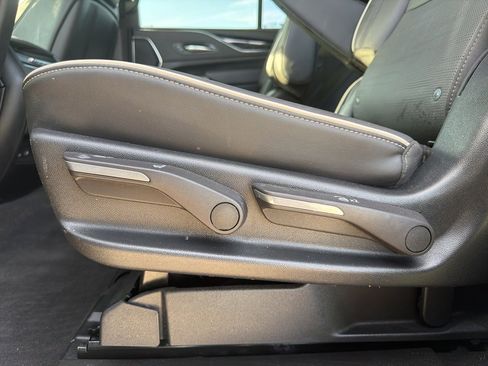 Used 2023 Cadillac Escalade Sport w/ LPO, ONYX Package image 15