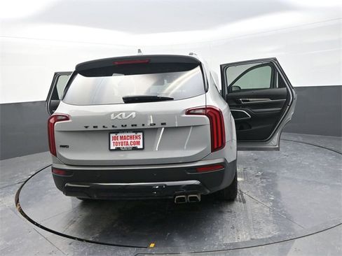 Used 2022 Kia Telluride EX w/ EX Premium Package image 40