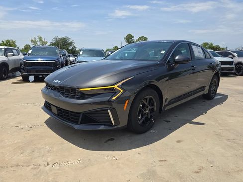 New 2026 Kia K5 LXS FWD image 3