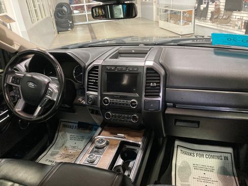 Used 2018 Ford Expedition Max Platinum AWD/4WD image 14