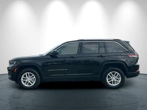 Used 2023 Jeep Grand Cherokee Laredo AWD/4WD image 7