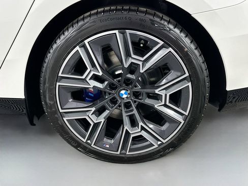 Used 2026 BMW i5 eDrive40 w/ M Sport Package image 23