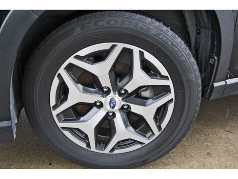 Used 2023 Subaru Forester Premium AWD/4WD image 28