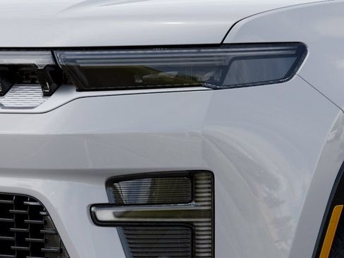 New 2026 Jeep Grand Wagoneer 4WD image 10
