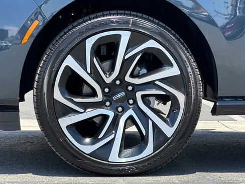 New 2026 Lincoln Navigator L Reserve AWD/4WD image 26