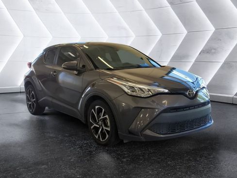 Used 2020 Toyota C-HR XLE FWD image 1