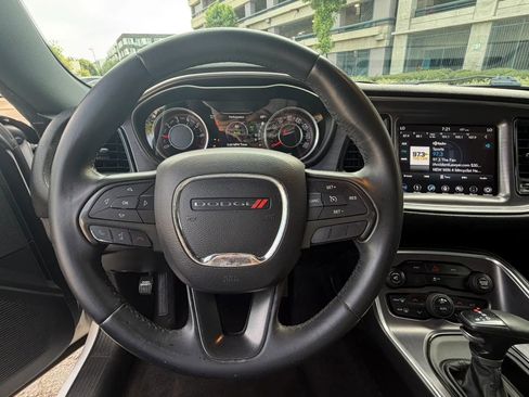 Used 2015 Dodge Challenger SXT RWD image 24
