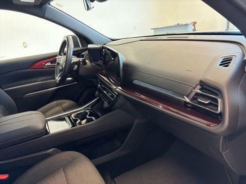 Used 2024 Chevrolet Traverse Z71 AWD/4WD image 36