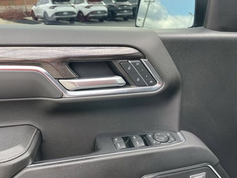 Used 2023 Chevrolet Silverado 1500 LTZ image 11