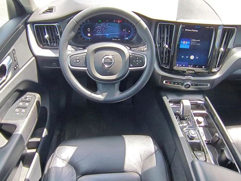 Used 2023 Volvo XC60 B5 Core w/ Climate Package AWD/4WD image 12