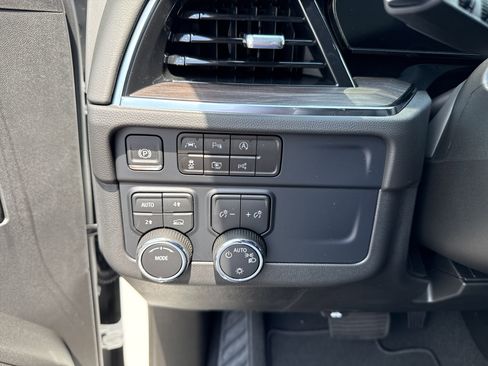 New 2025 Chevrolet Suburban LS image 14