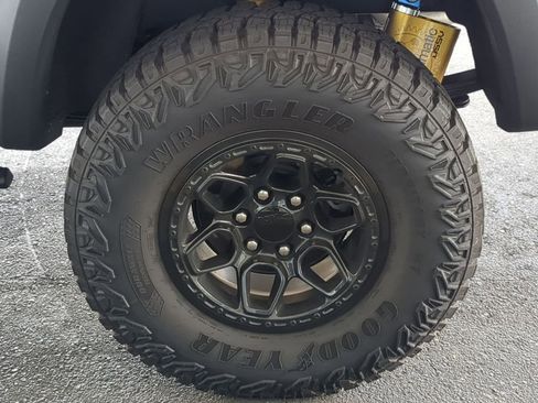 Used 2024 Chevrolet Colorado ZR2 w/ ZR2 Bison Edition image 11