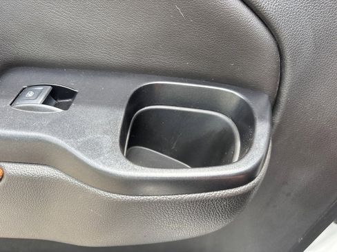 Used 2020 Chevrolet Suburban Premier image 38