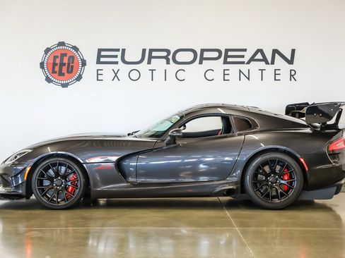 Used 2016 Dodge Viper ACR w/ Exterior Carbon Fiber Package RWD image 7