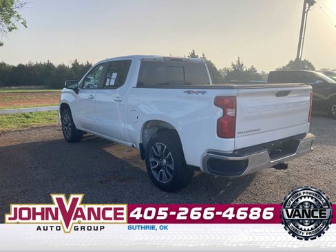 Used 2021 Chevrolet Silverado 1500 LT w/ Convenience Package II AWD/4WD image 5