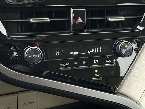 Used 2022 Toyota Camry LE image 30