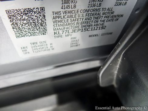 Certified 2025 Chevrolet Trax RS w/ Sunroof Package image 34