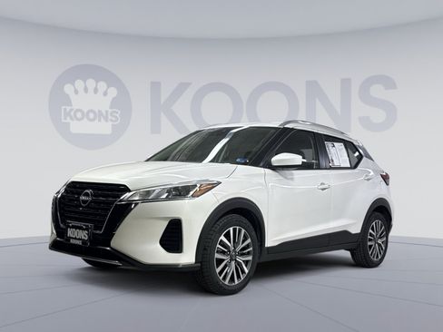Used 2024 Nissan Kicks SV FWD image 1