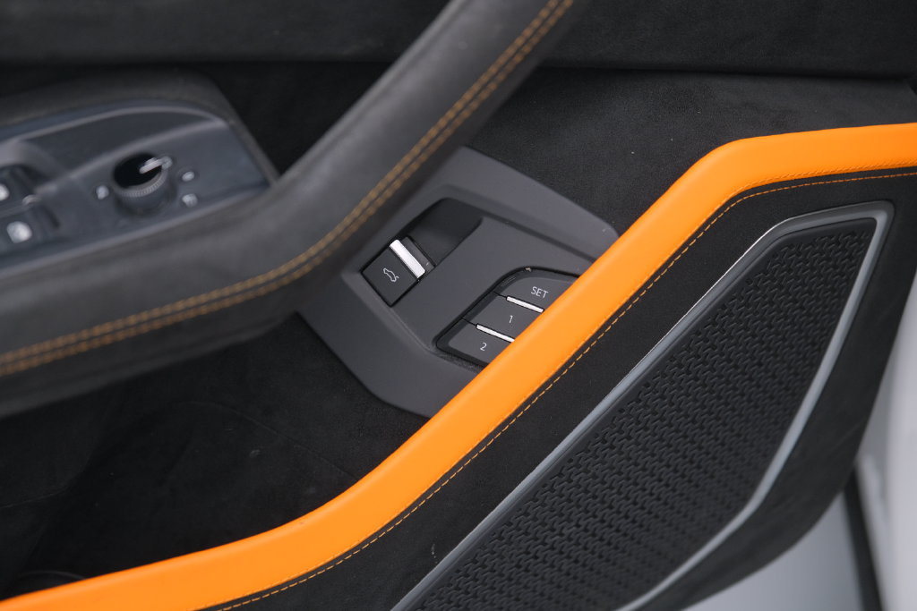 Used 2023 Lamborghini Urus Performante AWD/4WD image 47