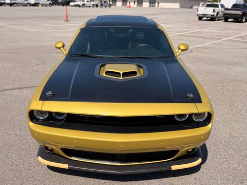 Used 2020 Dodge Challenger R/T RWD image 6