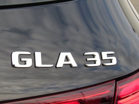 New 2025 Mercedes-Benz GLA 35 AMG 4MATIC image 9