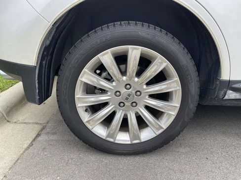 Used 2014 Lincoln MKX FWD w/ Equipment Group 101A image 5
