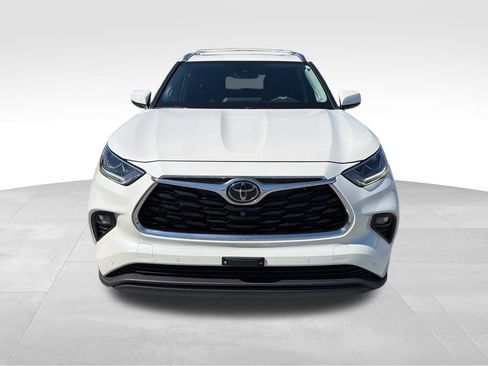 Used 2021 Toyota Highlander Limited AWD/4WD image 9