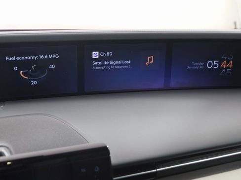 Used 2025 Lincoln Nautilus Premier image 38