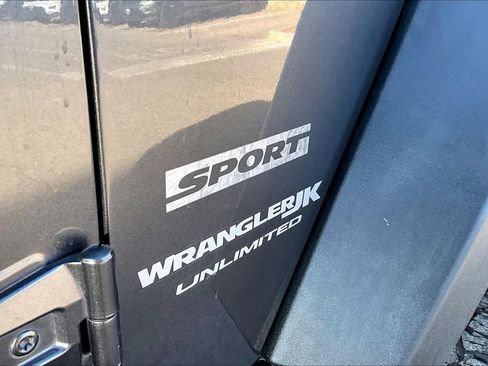 Used 2018 Jeep Wrangler Unlimited Sport S image 30