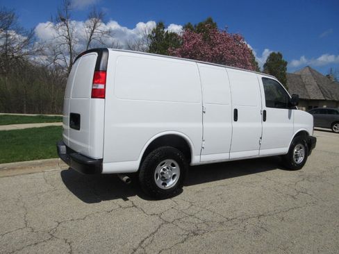 Used 2019 Chevrolet Express 2500 w/ Driver Convenience Package image 9