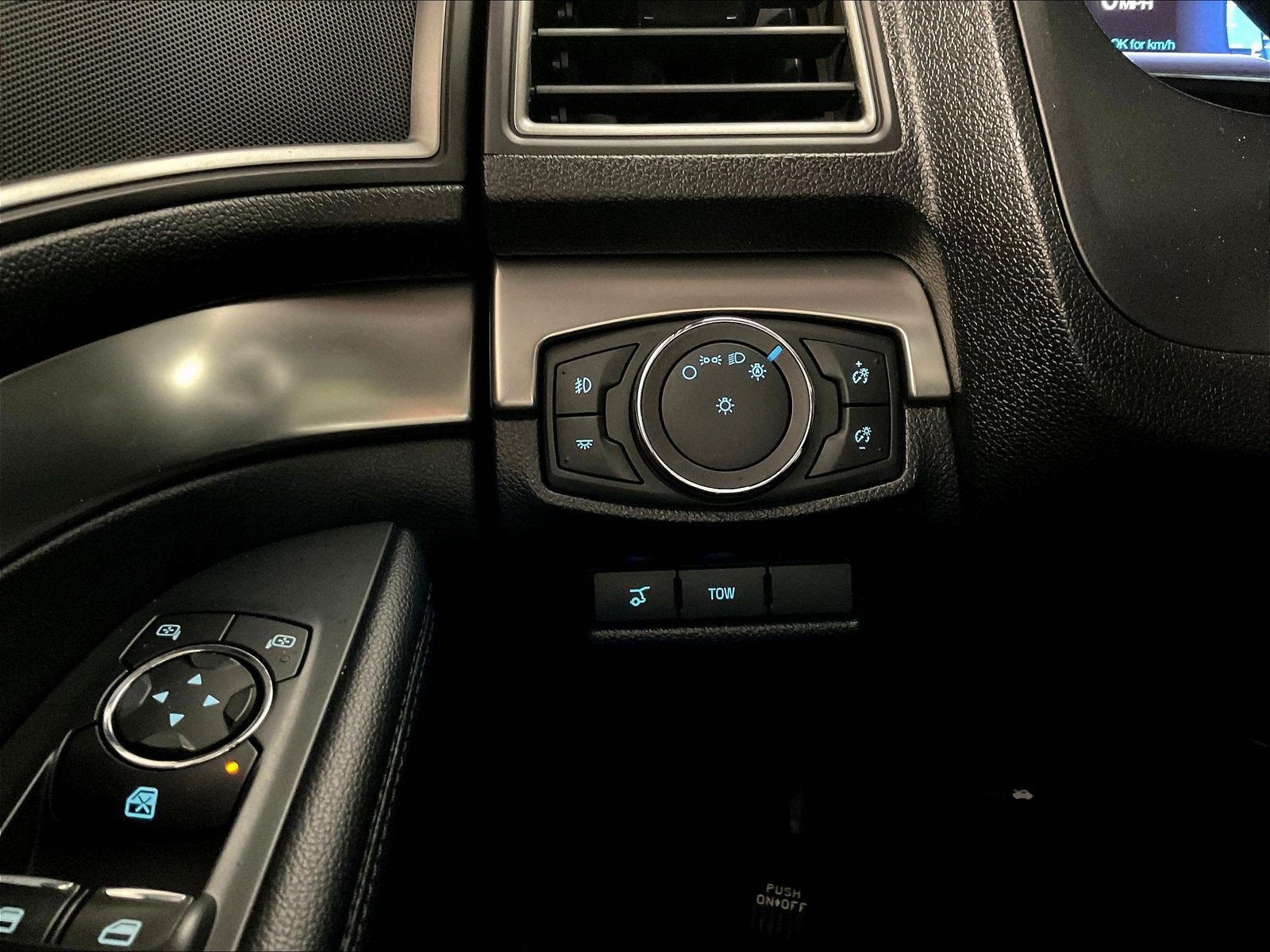 Used 2018 Ford Explorer XLT w/ Equipment Group 202A AWD/4WD image 15