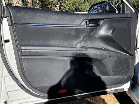 Used 2024 Toyota Camry SE image 17