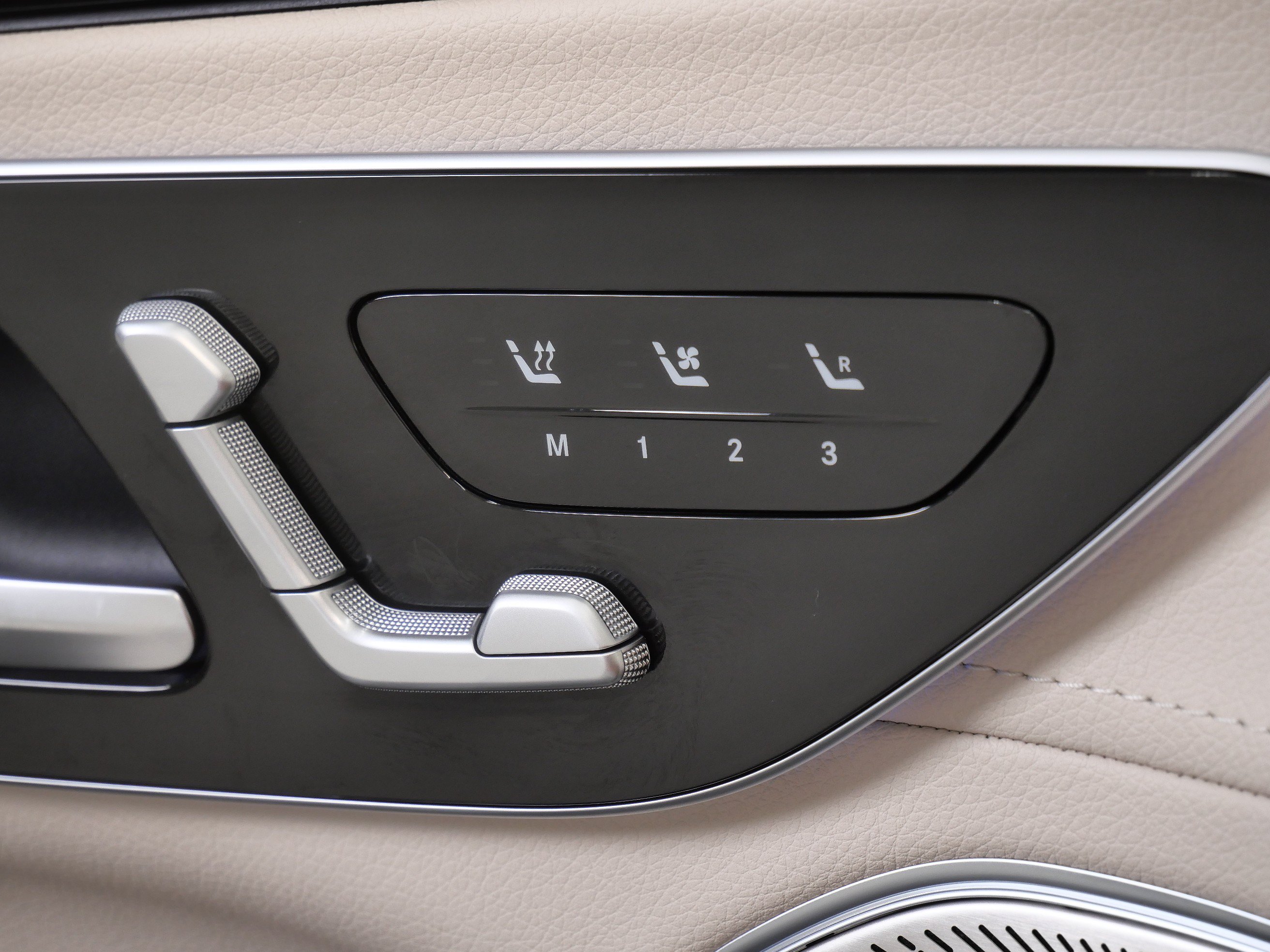Certified 2023 Mercedes-Benz EQS 450+ 4MATIC SUV image 31