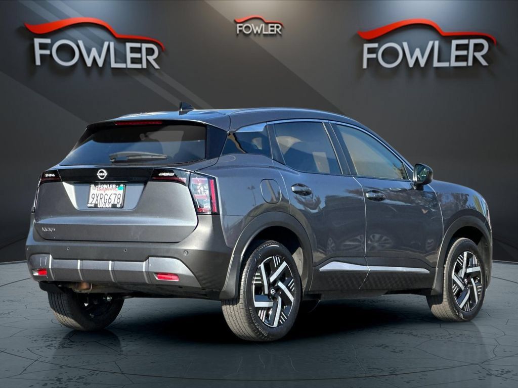 Used 2026 Nissan Kicks SV FWD image 5