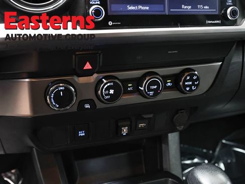 Used 2020 Toyota Tacoma SR5 AWD/4WD image 19