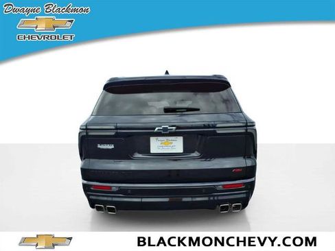 Used 2024 Chevrolet Traverse RS w/ LPO, Floor Liner Package AWD/4WD image 4